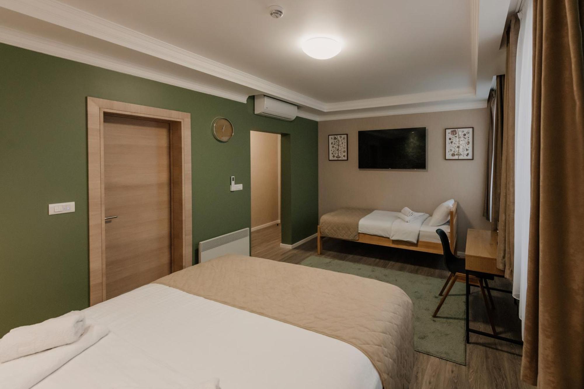 Hotel Beli Dvor Cacak Exterior photo