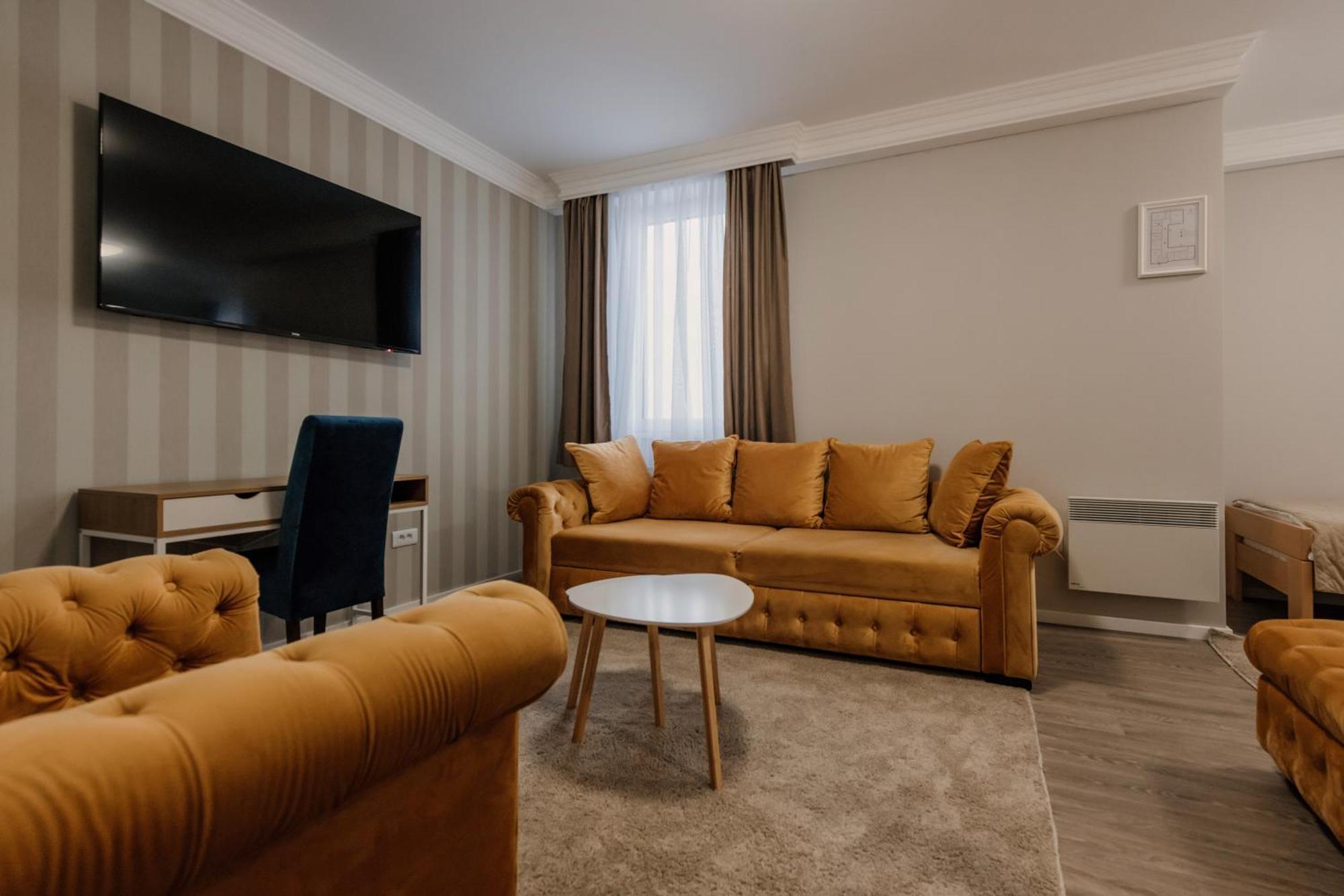 Hotel Beli Dvor Cacak Exterior photo